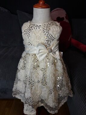 2t toddler girl formal dress beige/cream
Brand new with tags